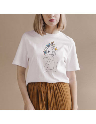 REMERA BOHO SILUETA MARIPOSA