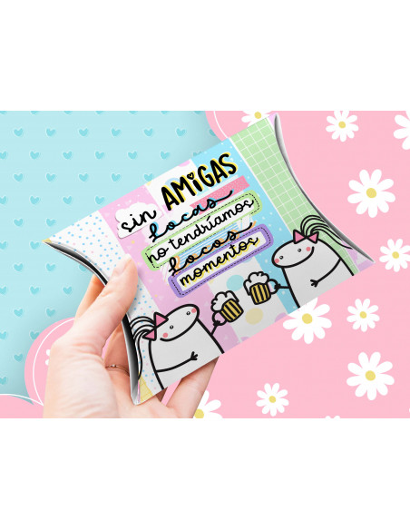 Caja almohada + foto polaroid flork día del amigo